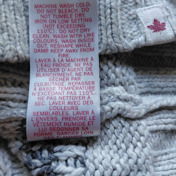 Cozy Gray Leaf Pattern Canada Cardigan - Picture 8 of 9